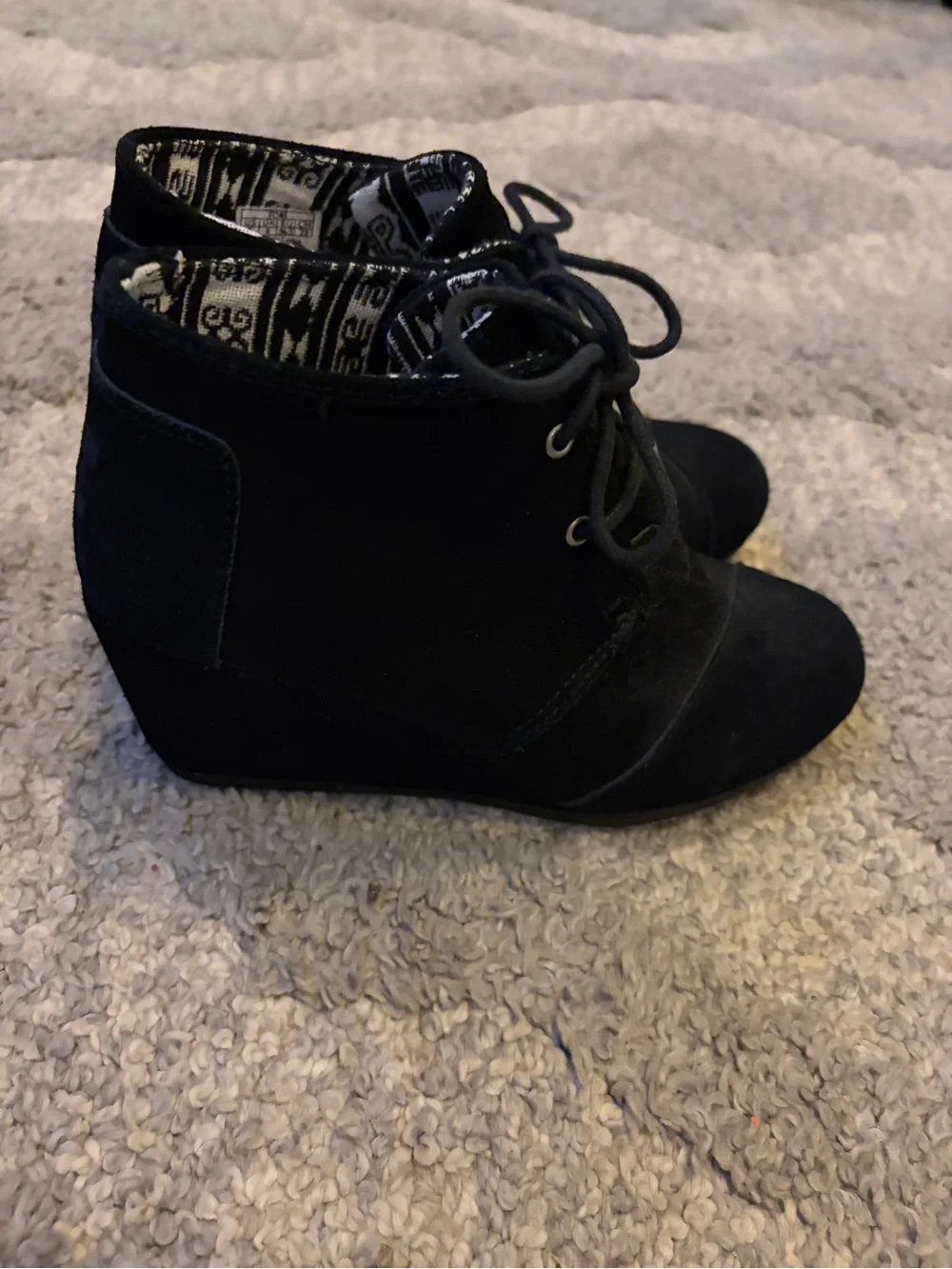 Toms classic black